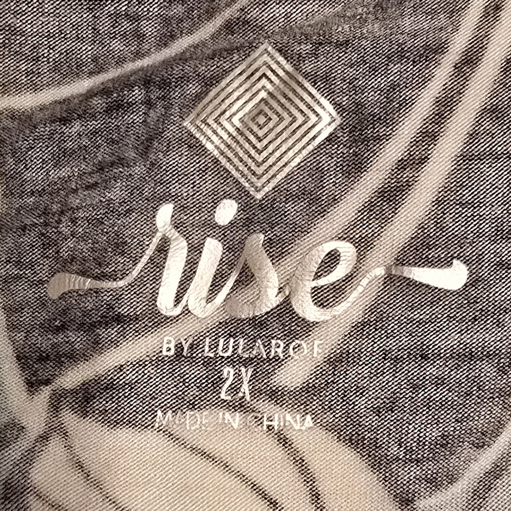 Lularoe Rise Tenacious 2X - Picture 3 of 4